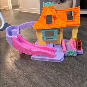 Horse and Belle’s Cottage Klip Klop Fisher Price